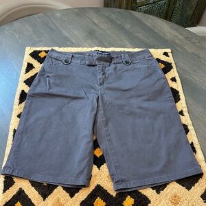Banana Republic Women’s Bermuda Shorts
Size 10 blue-grey